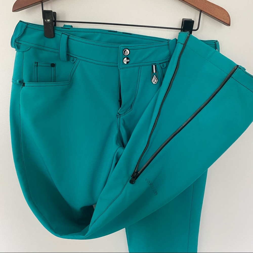 Volcom Snowboard Pants - Picture 15 of 16